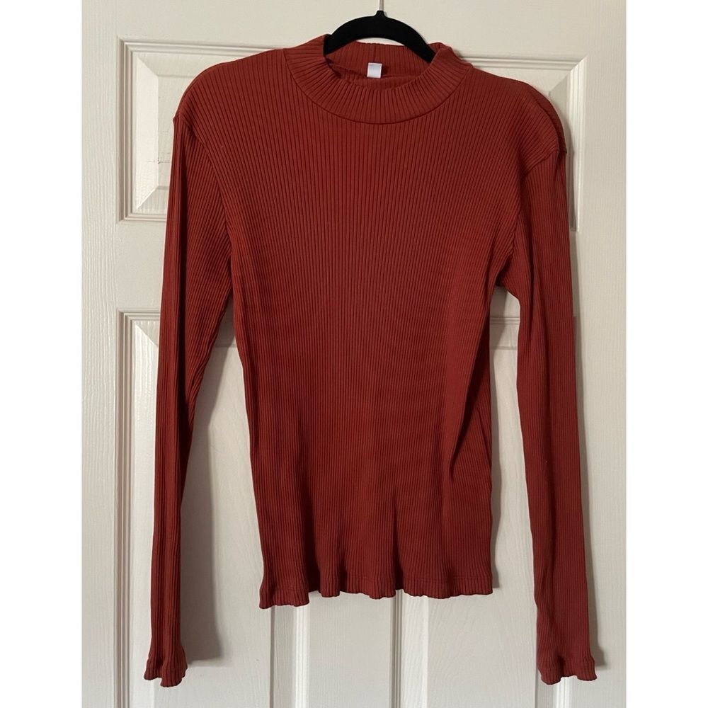 Uniqlo Ribbed High Neck Long Sleeve T-Shirt